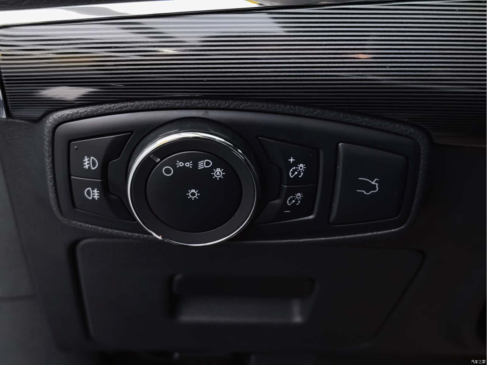 Ford Taurus, 2021 25