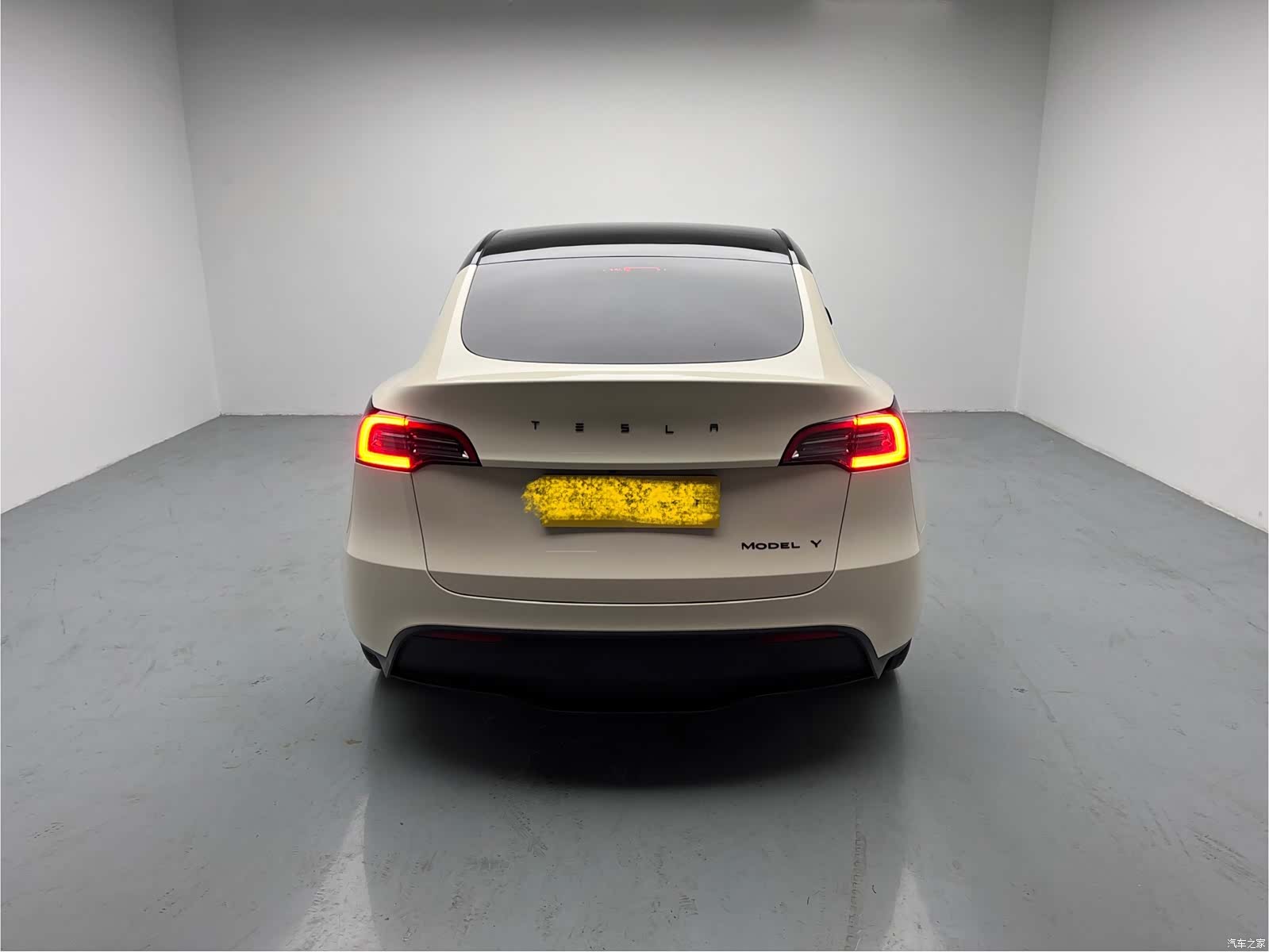 Tesla Model Y, 2023 все фото