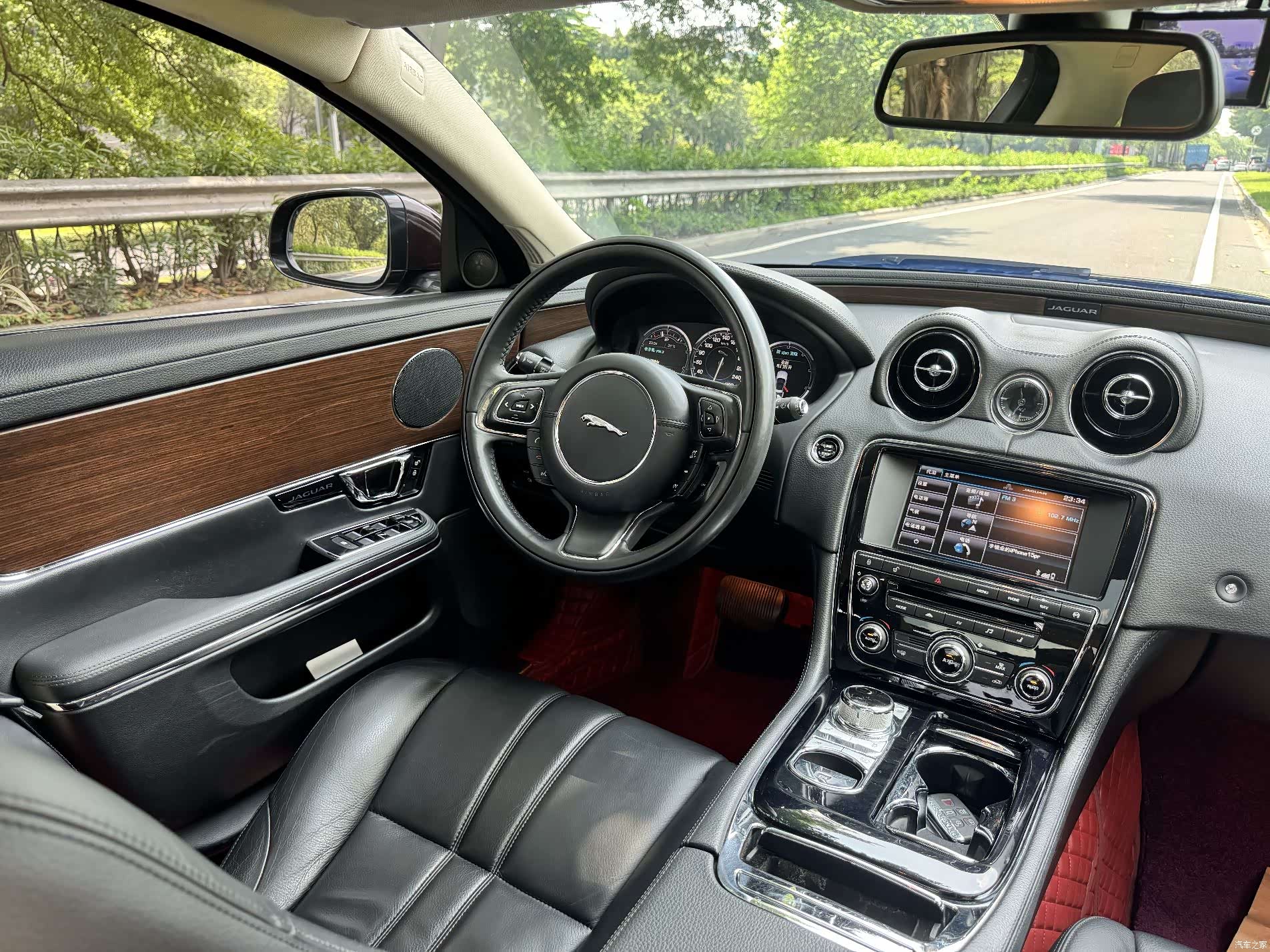 Jaguar XJ, 2014 16