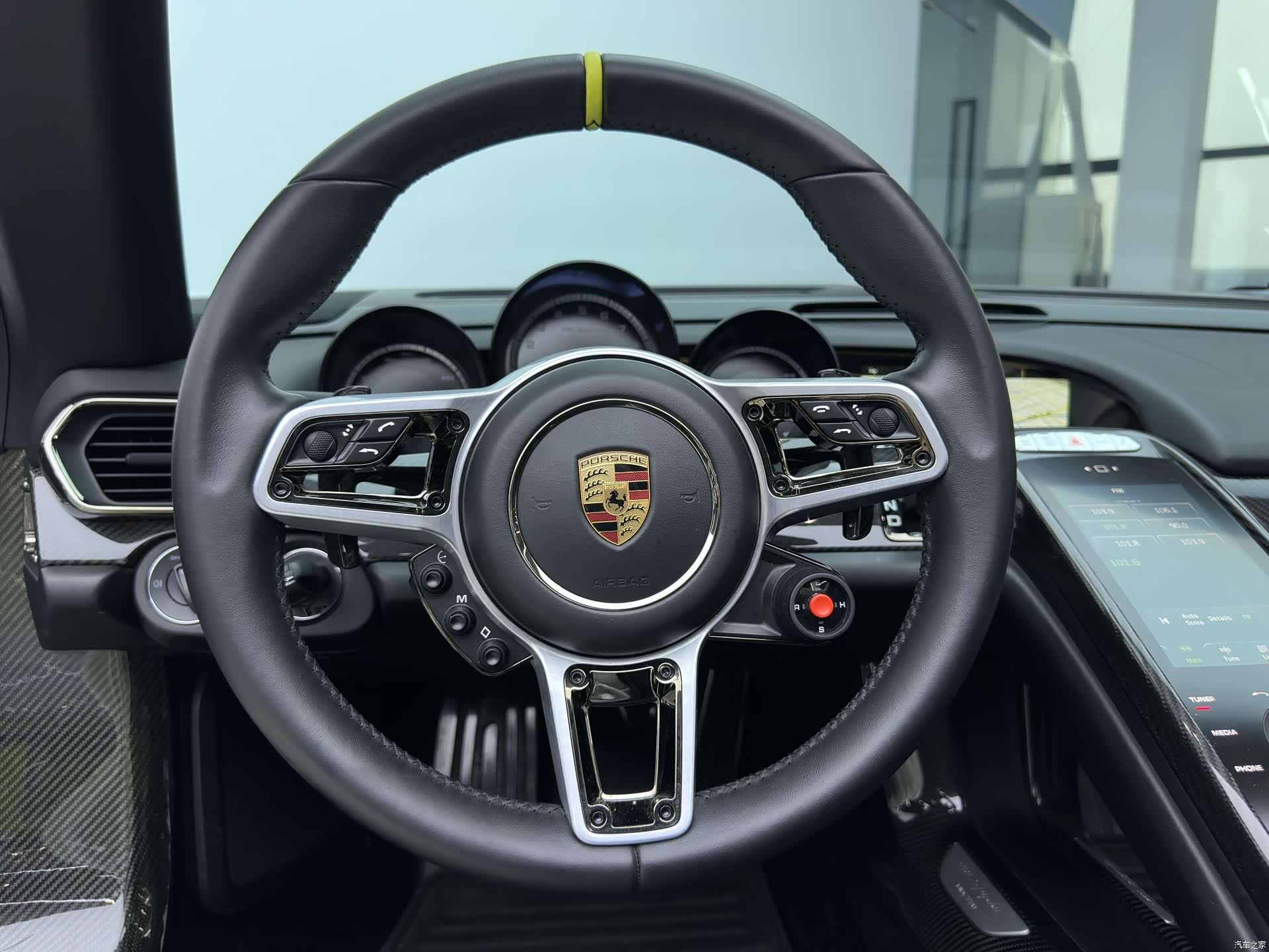 Porsche 918, 2015 34