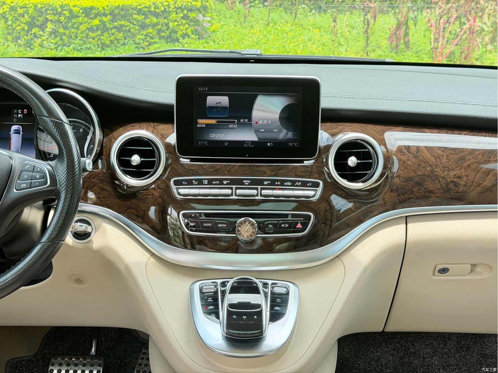 Mercedes-Benz V-Class, 2018 12