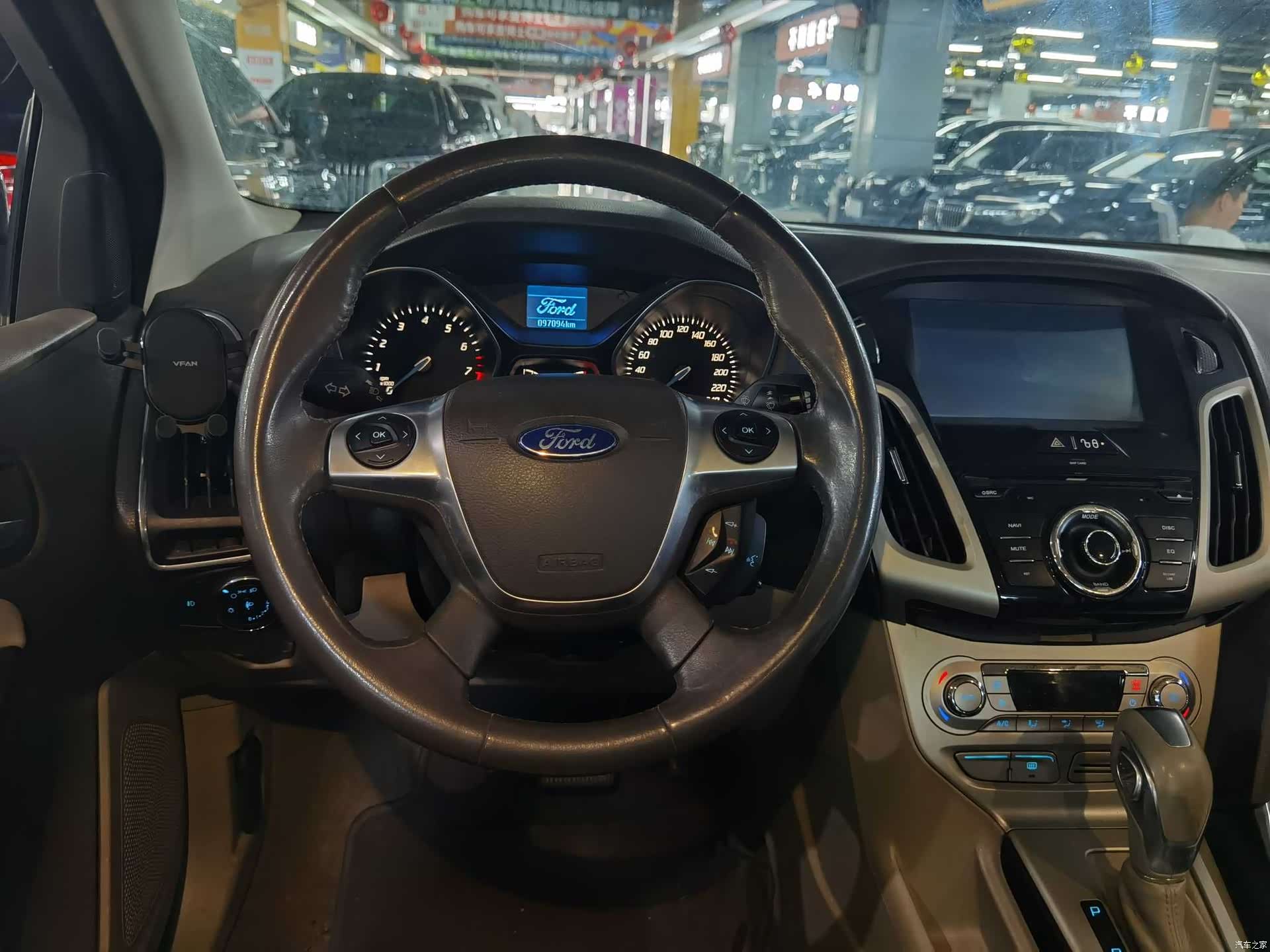 Ford Focus, 2013 6