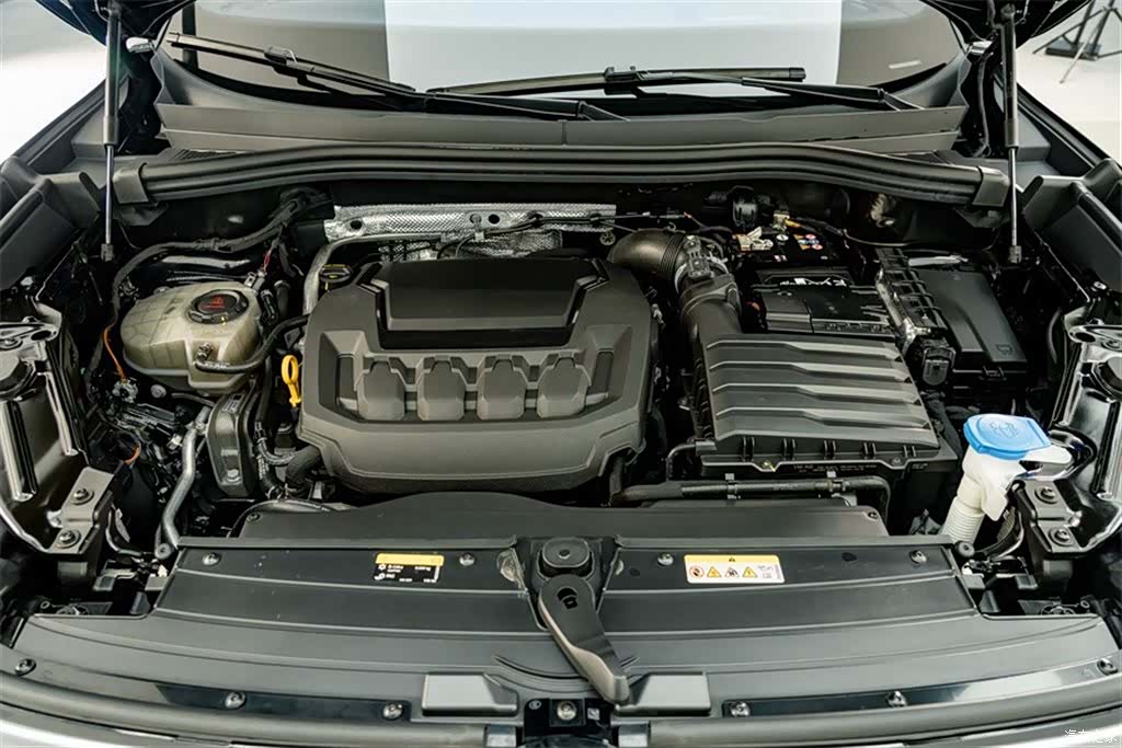 Volkswagen Tiguan L, 2025 26
