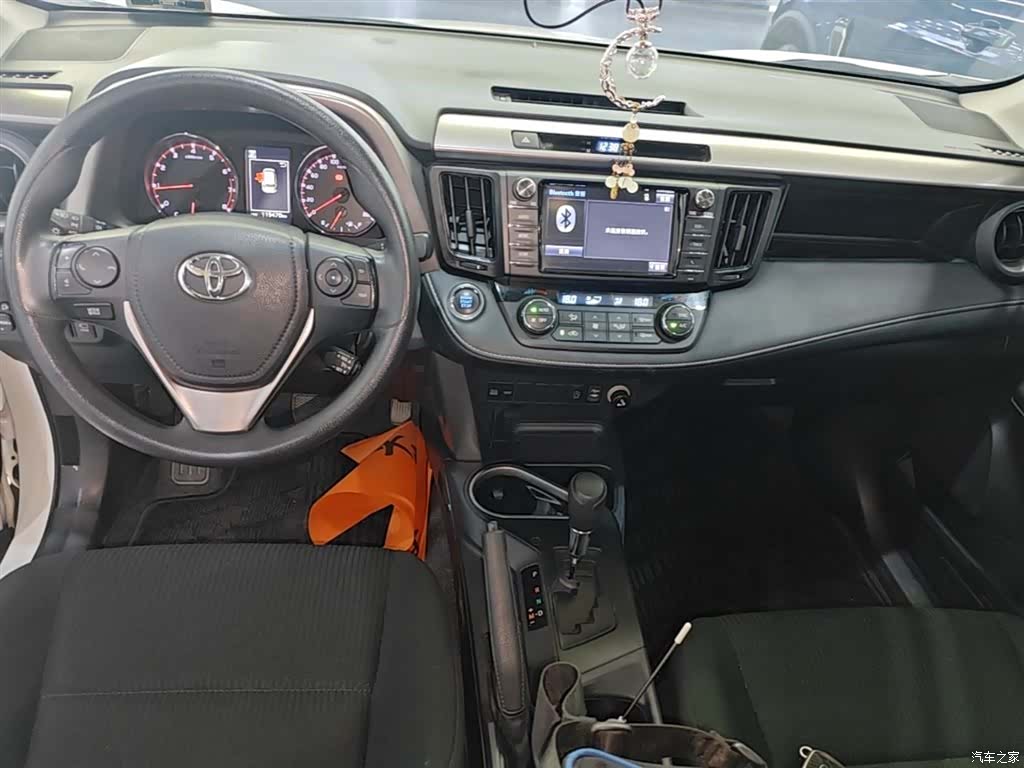 Toyota RAV4, 2019 13