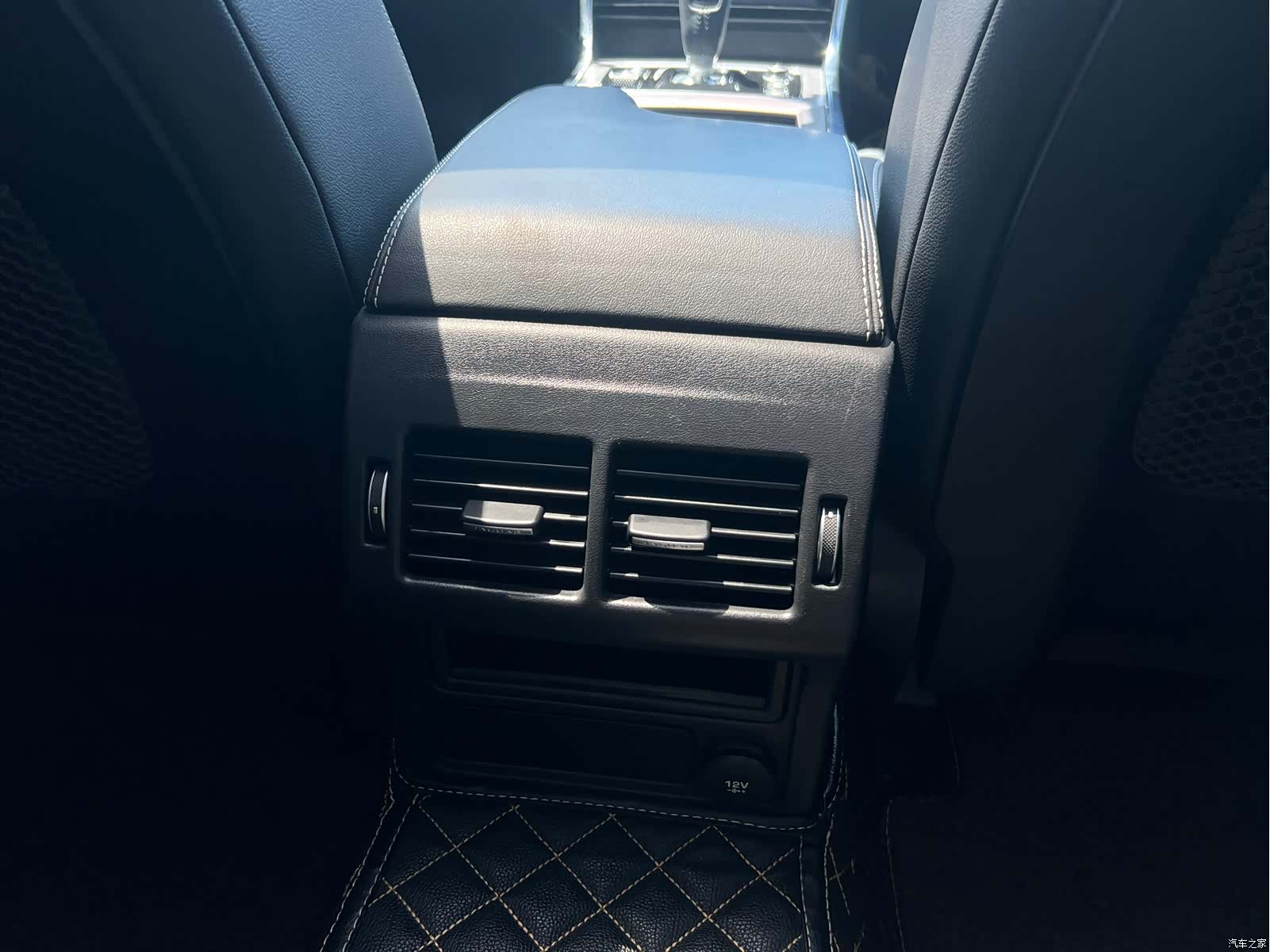 Land Rover XEL, 2020 24
