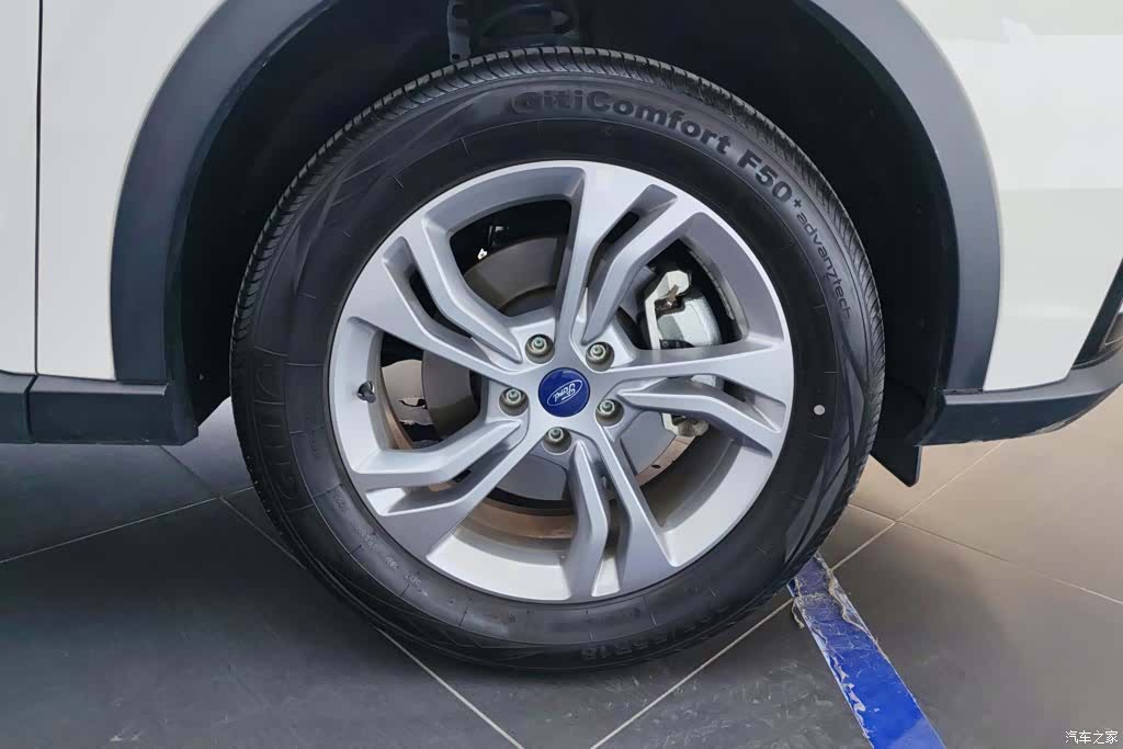 Ford Equator Sport, 2024 6