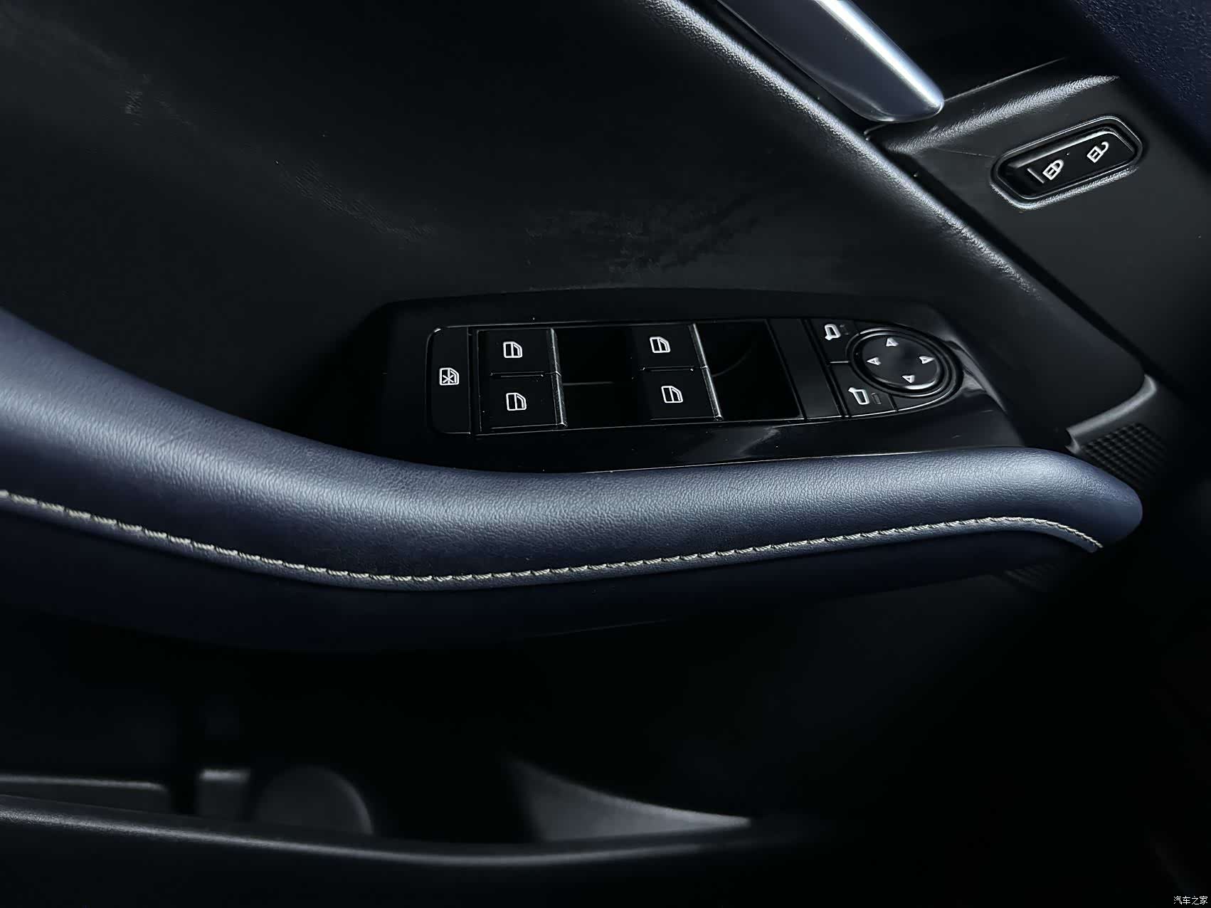 Mazda CX-30, 2022 17