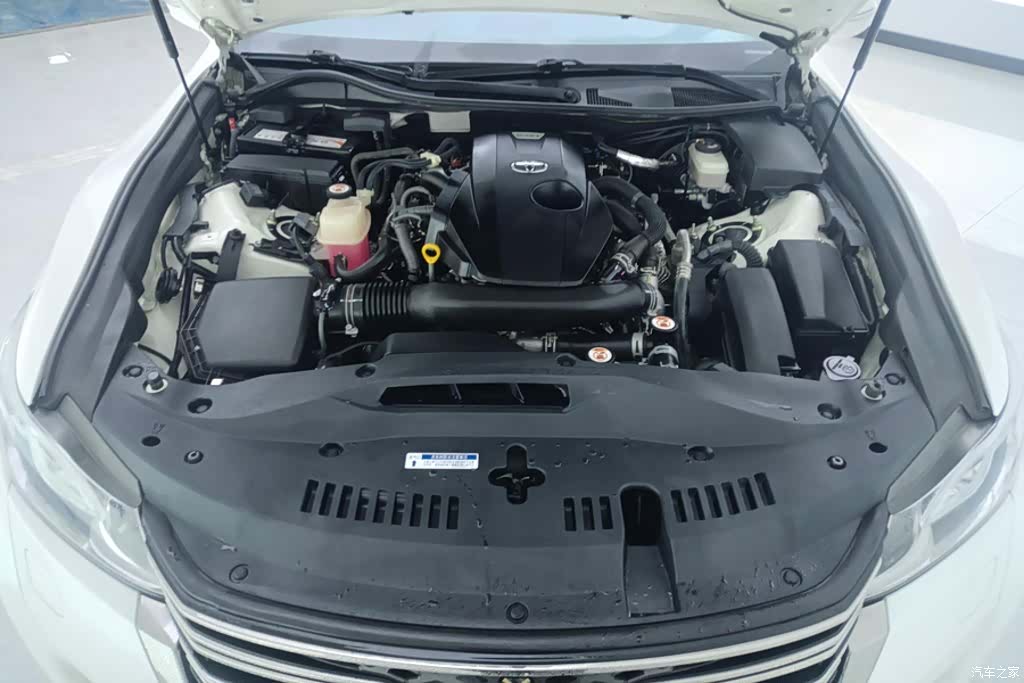 Toyota Crown, 2019 10