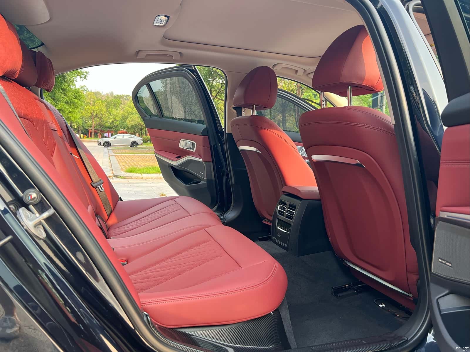 BMW 3 Series, 2023 10