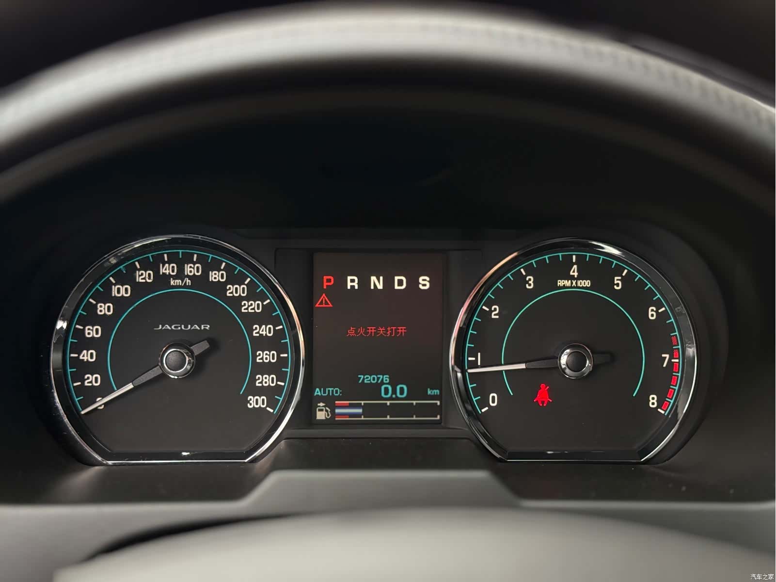 Jaguar XF, 2014 3