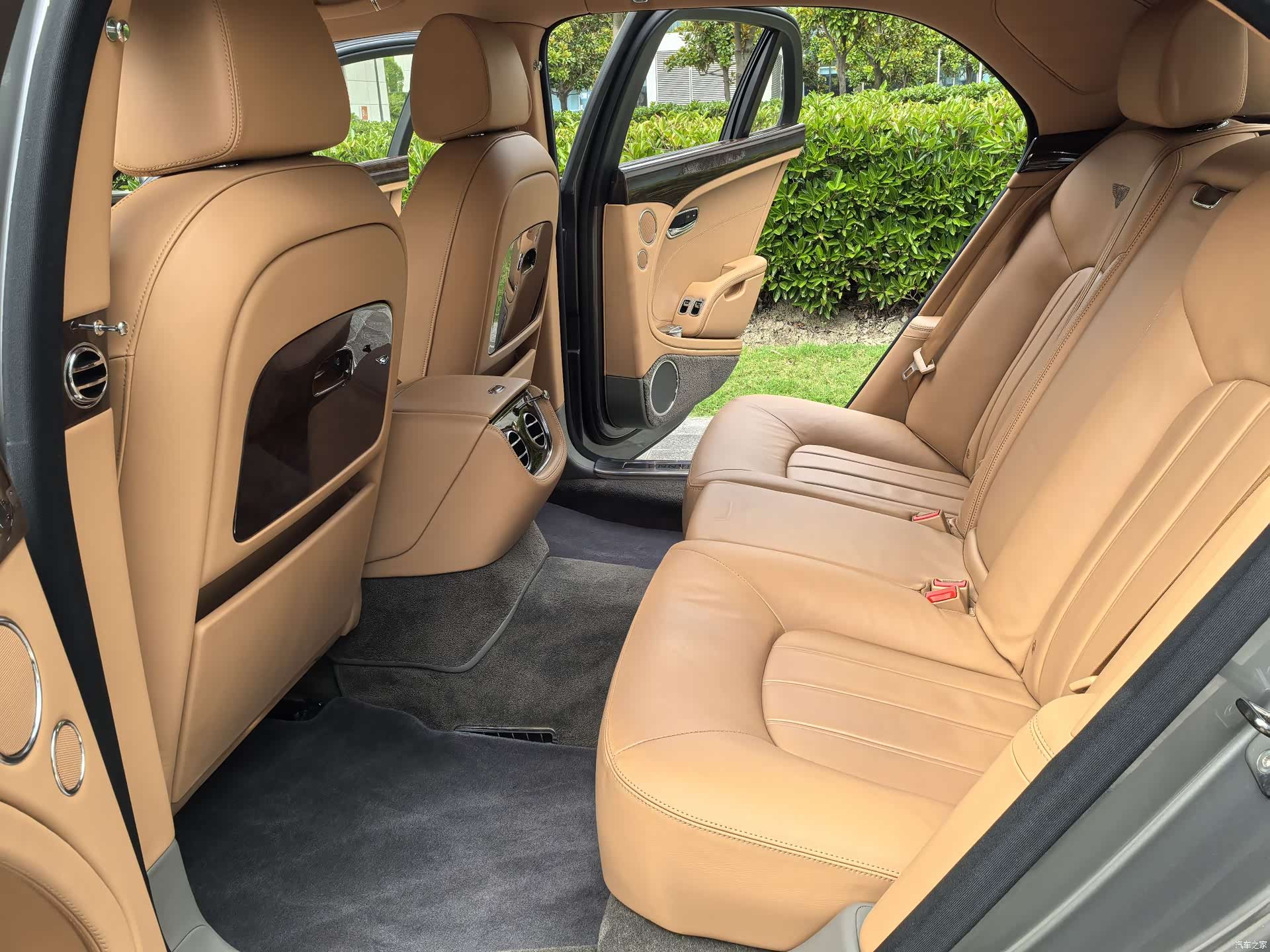 Bentley Mulsanne, 2015 15