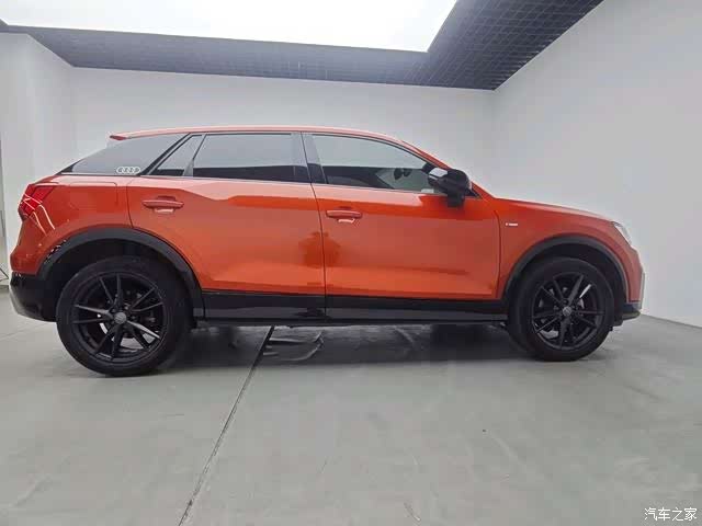 Audi Q2L, 2021 6