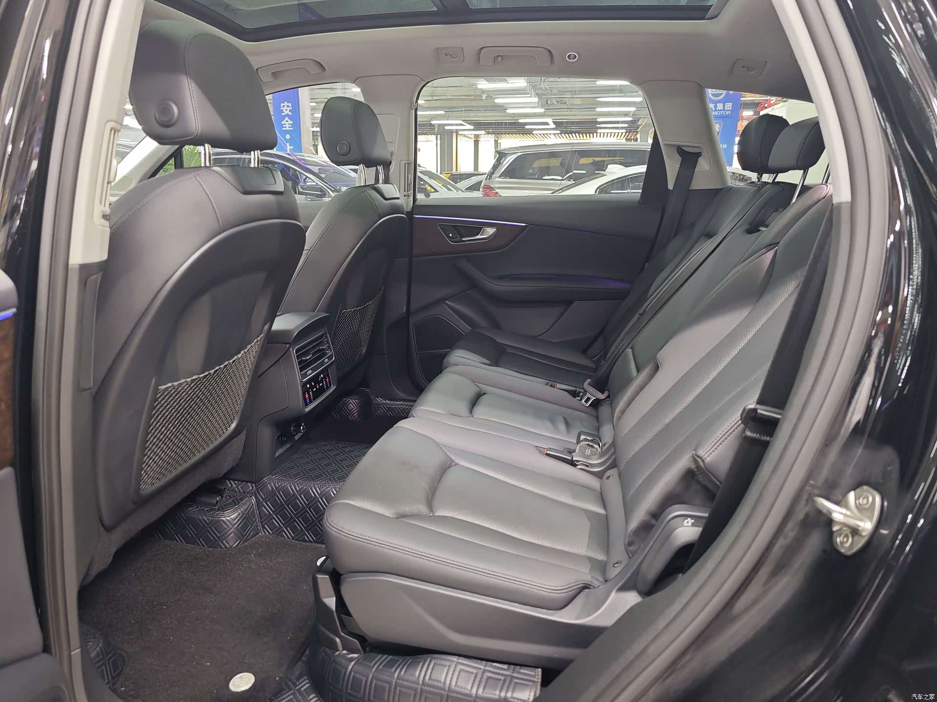 Audi Q7, 2023 6