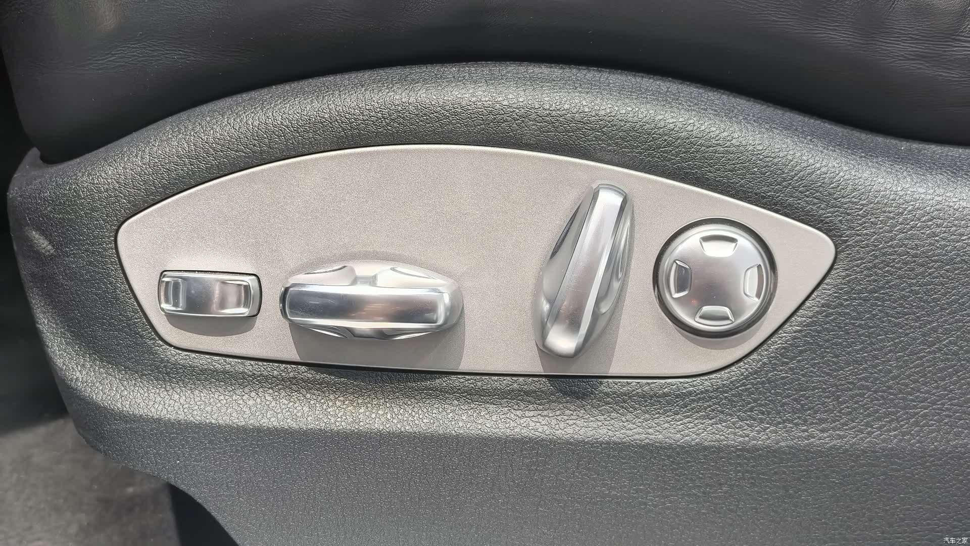 Porsche Macan, 2023 10