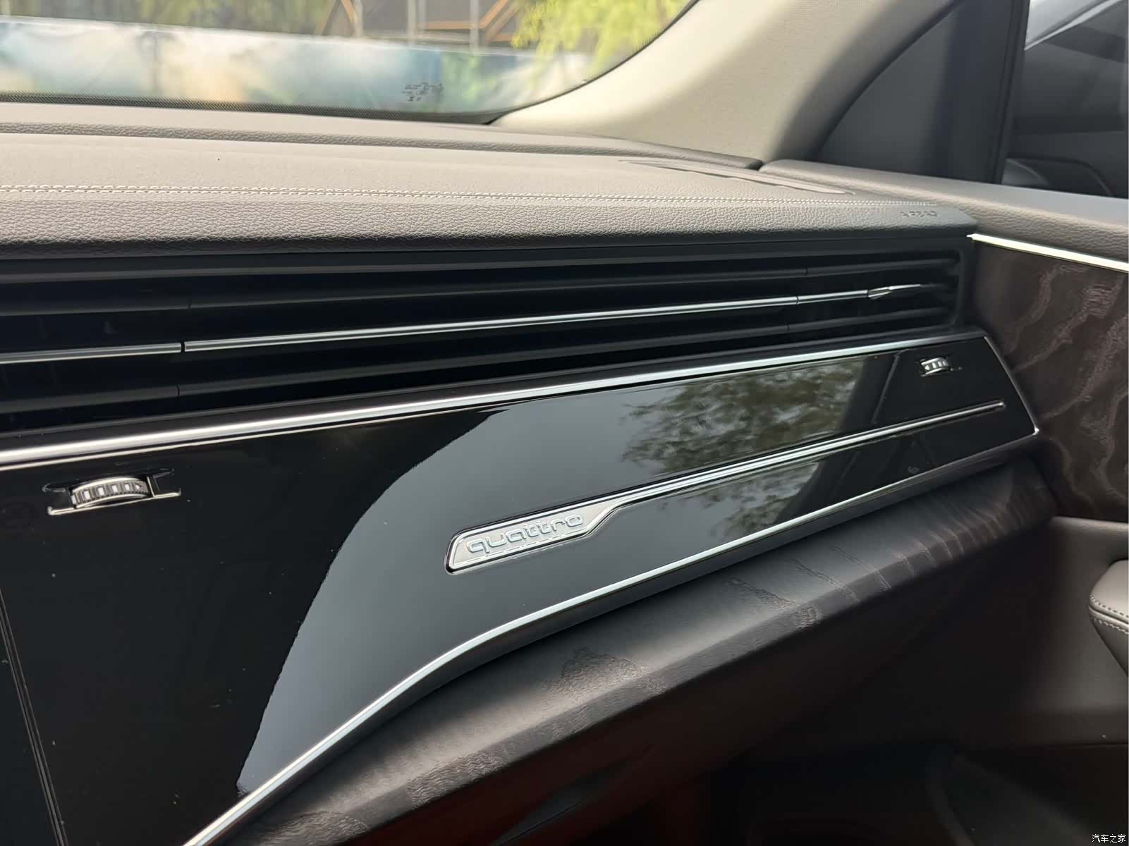 Audi Q8, 2024 15