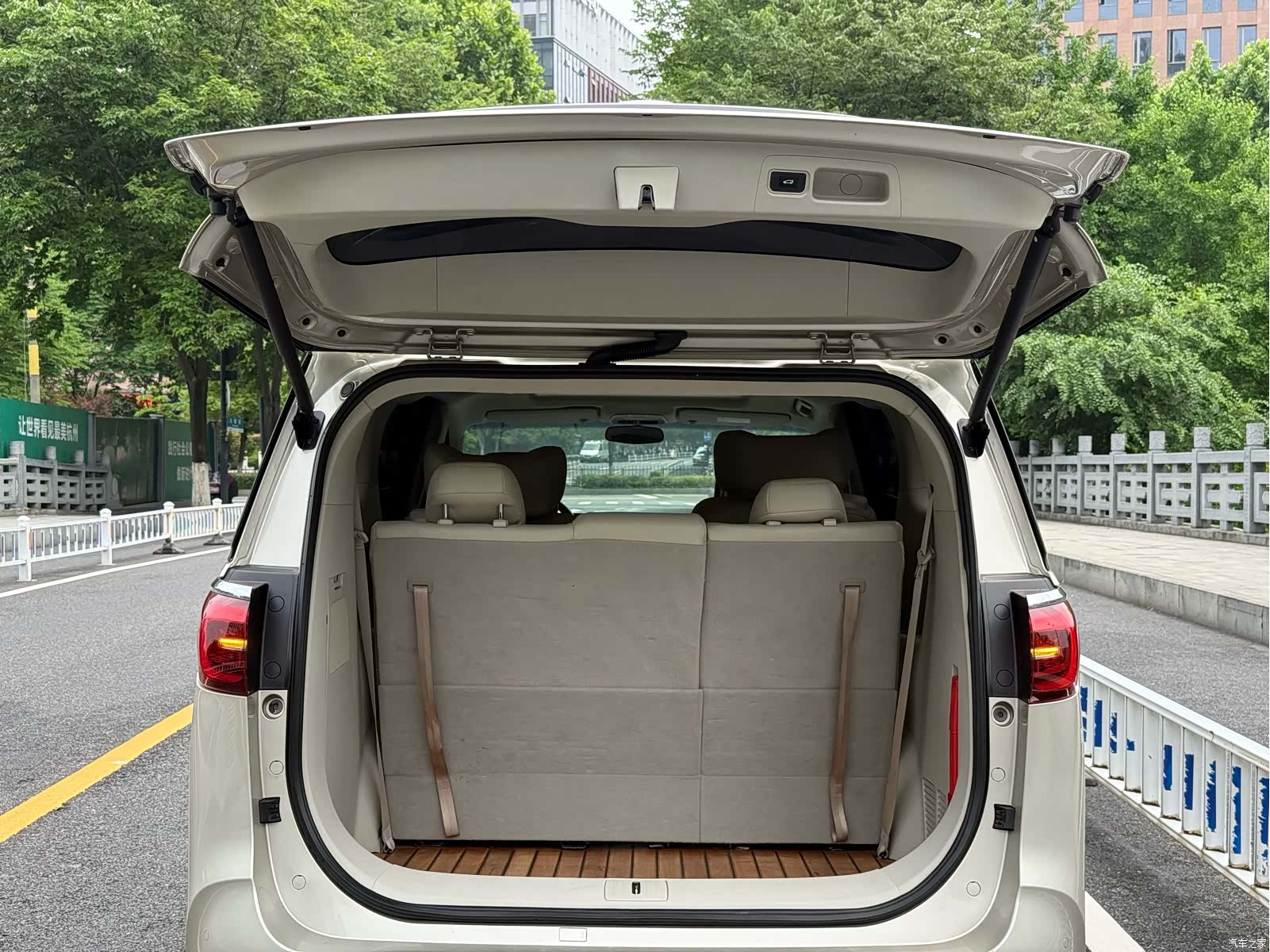Buick GL8, 2022 20