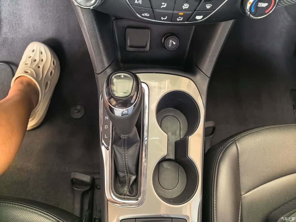 Chevrolet 320, 2018 14