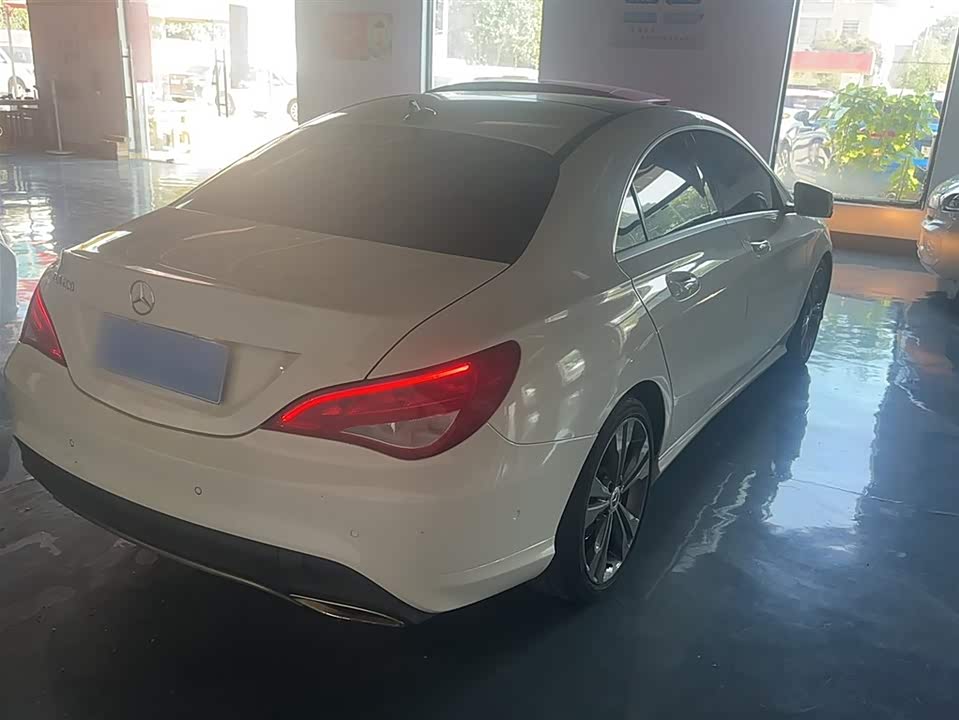 Mercedes-Benz CLA