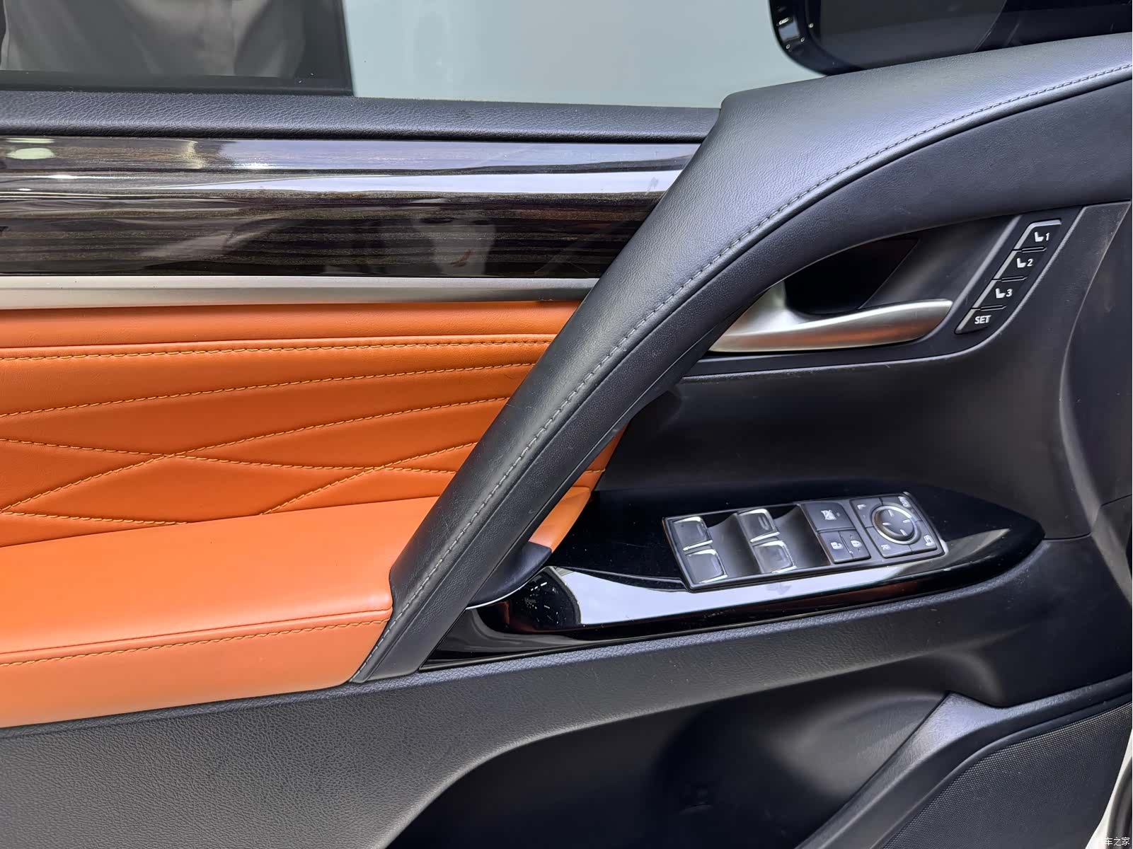 Lexus LX, 2019 11