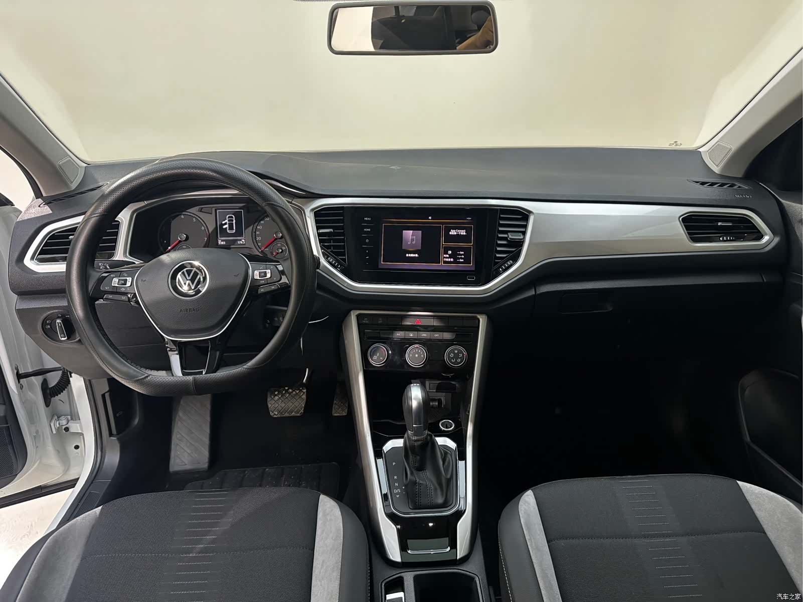 Volkswagen T-ROC, 2022 8