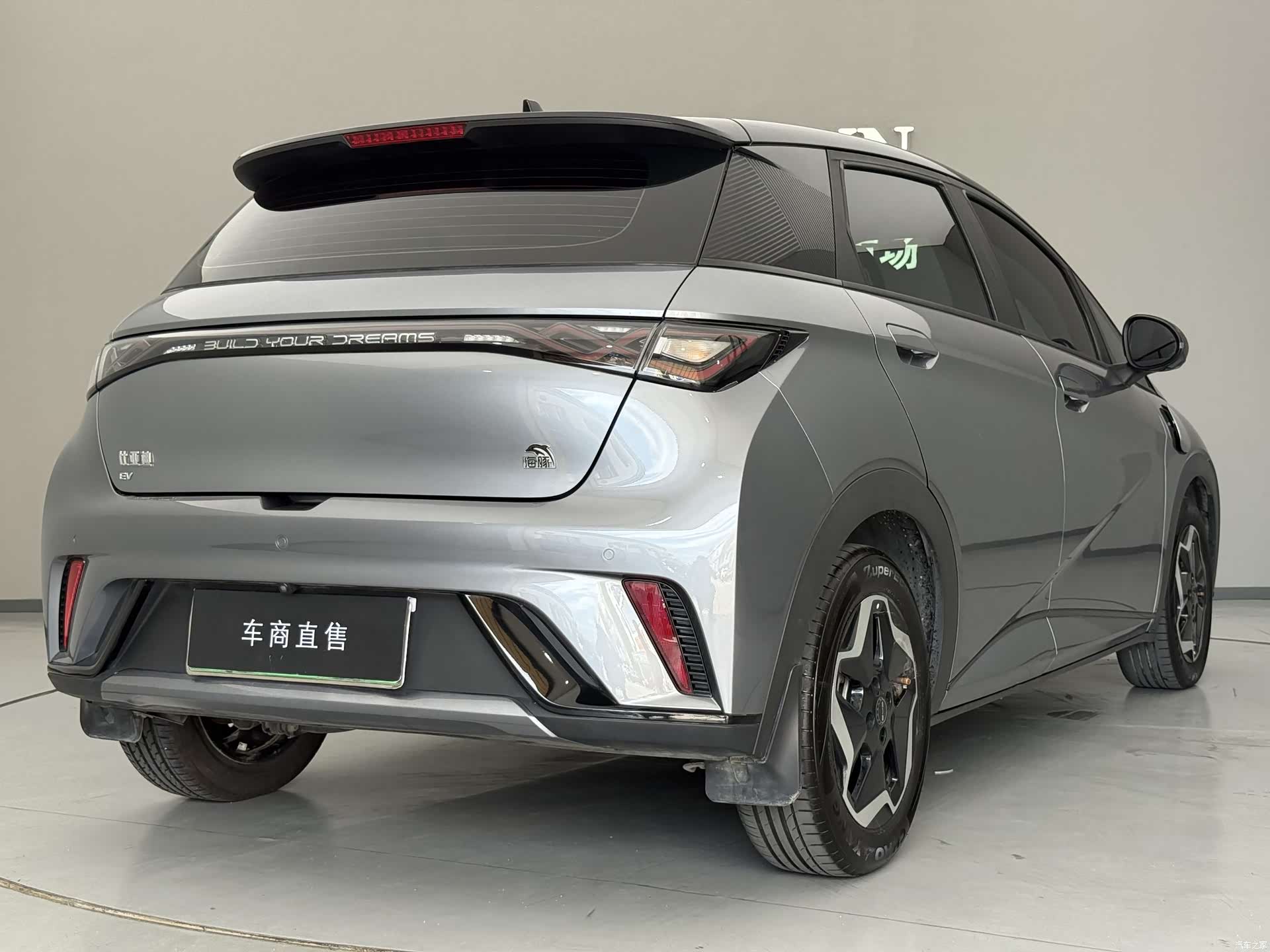 BYD Dolphin, 2022 все фото