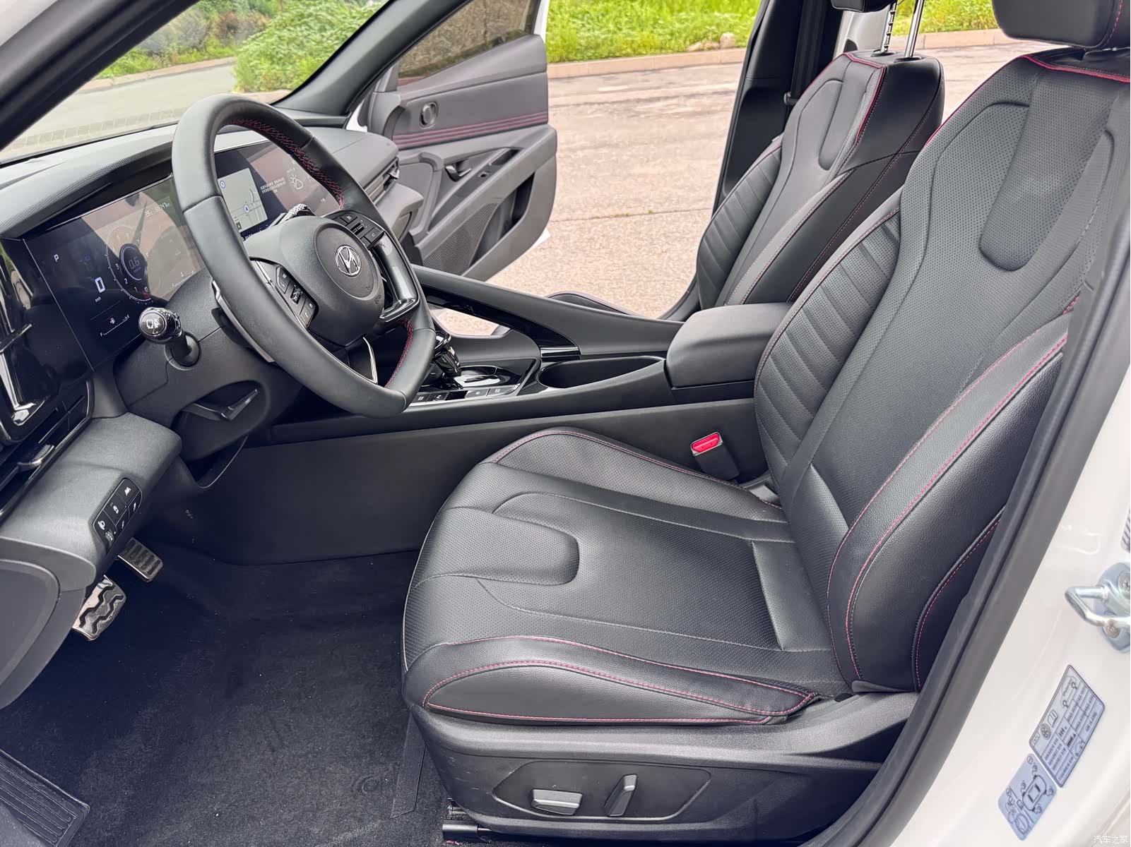 Hyundai Elantra, 2023 10