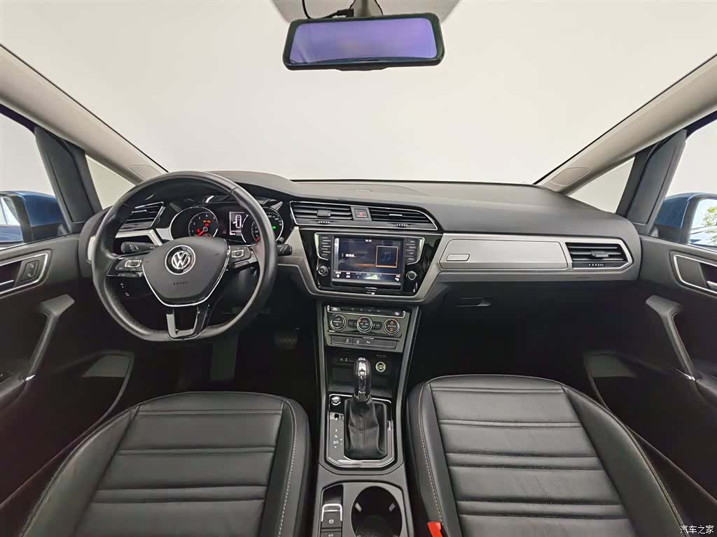 Volkswagen L, 2018 все фото