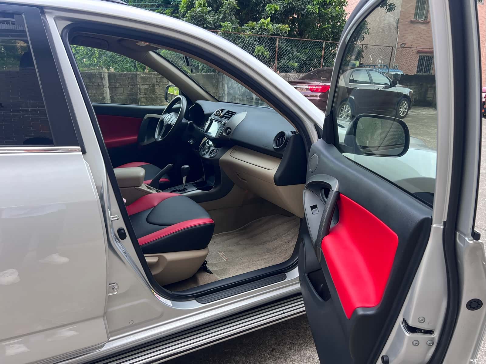 Toyota RAV4, 2012 8