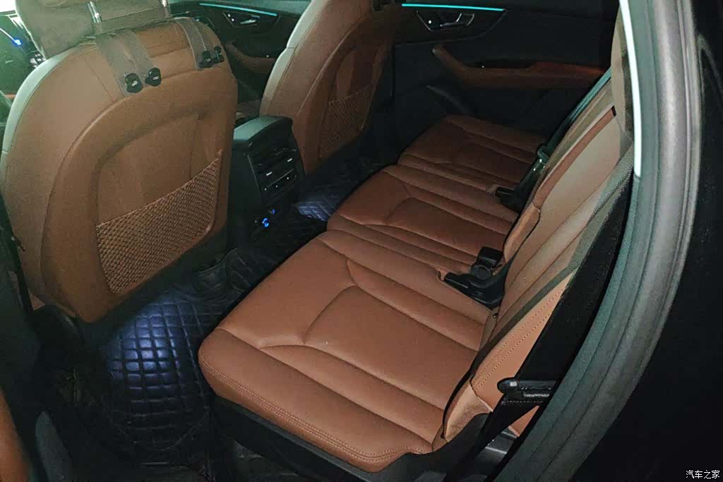 Audi Q7, 2022 11
