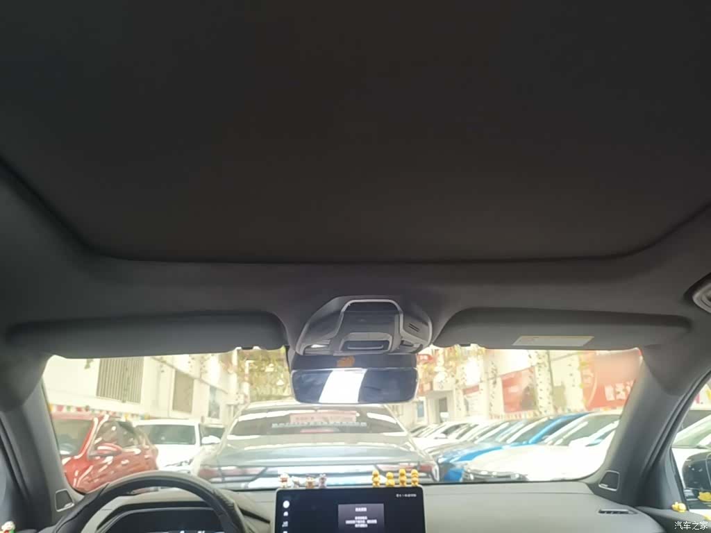 Geely Preface, 2025 18