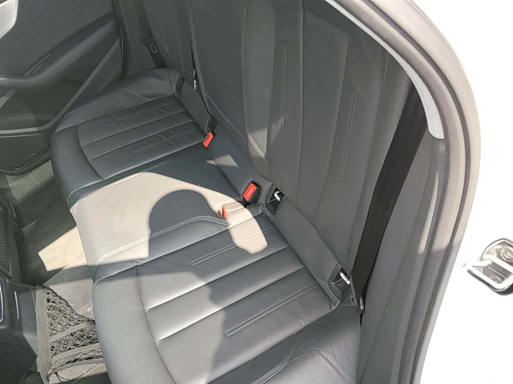 Audi A4L, 2019 17