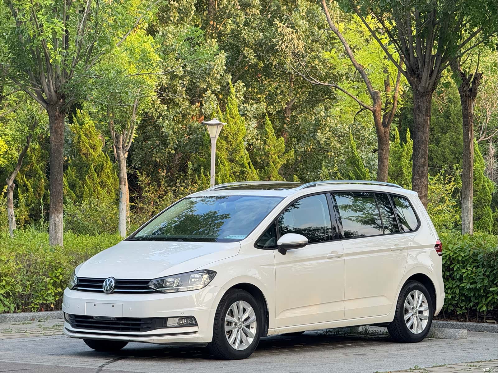 Volkswagen L, 2018 1