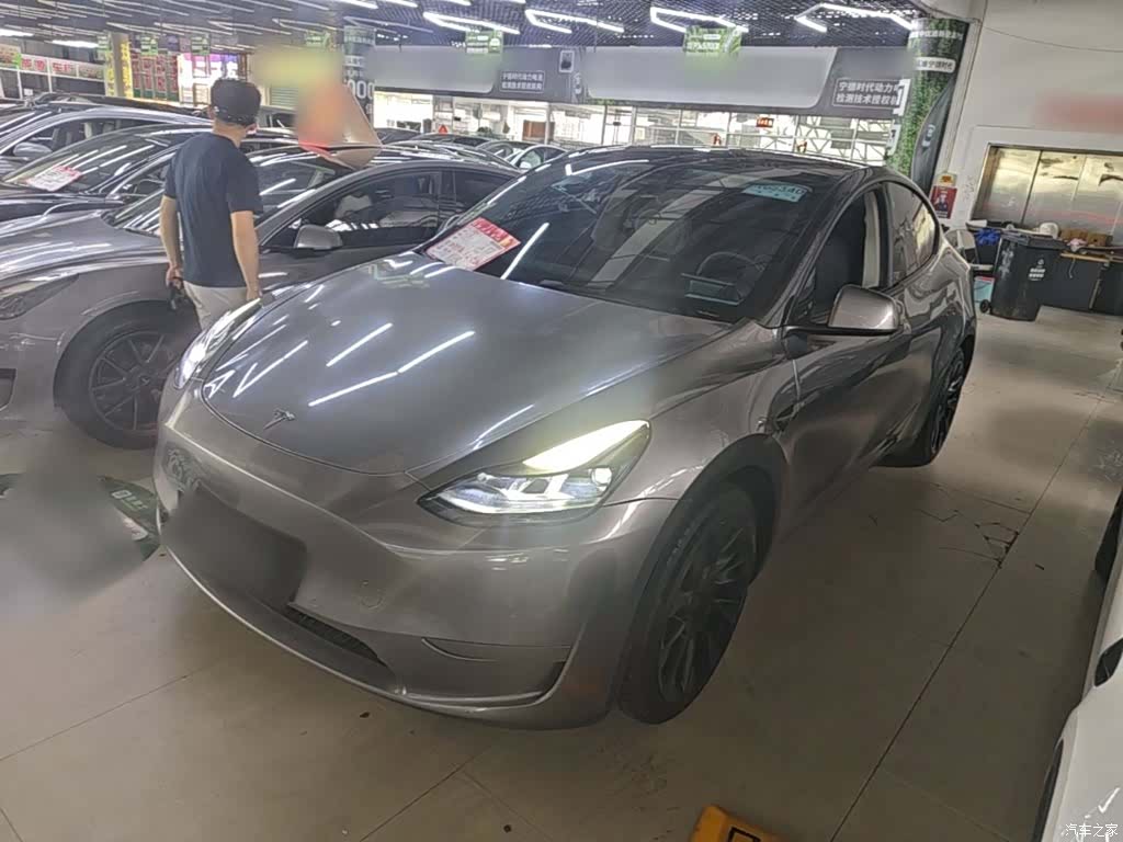 Tesla Model Y, 2022 2