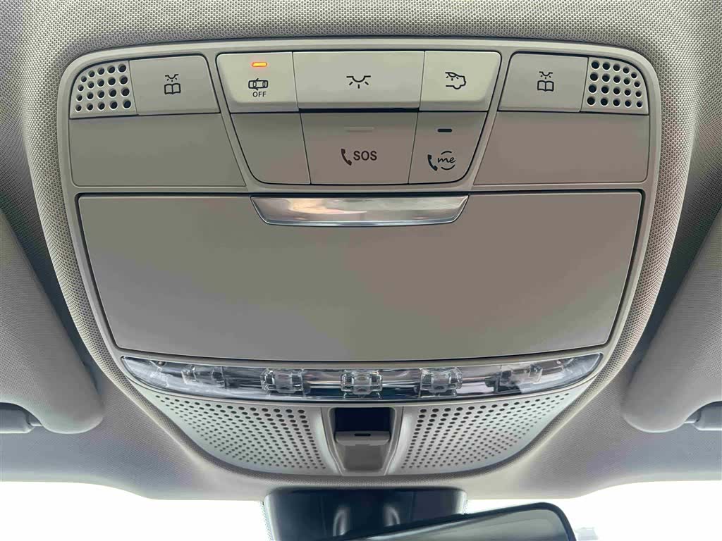 Mercedes-Benz E-Class, 2022 24