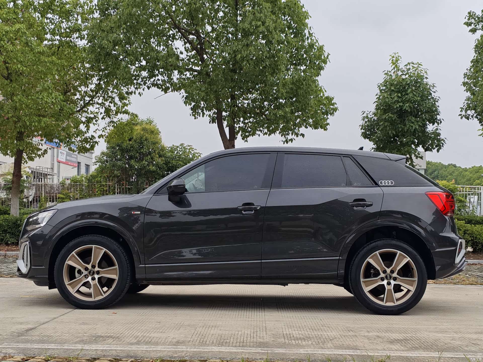 Audi Q2L, 2023 8