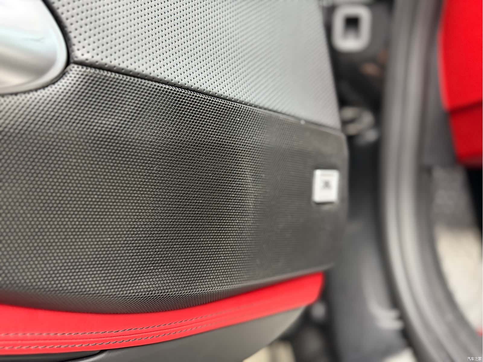 Ferrari 812, 2017 24