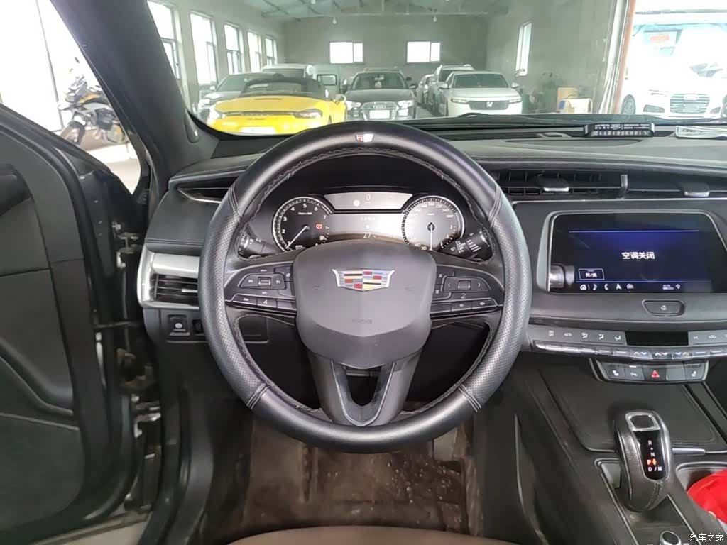 Cadillac XT4, 2019 11