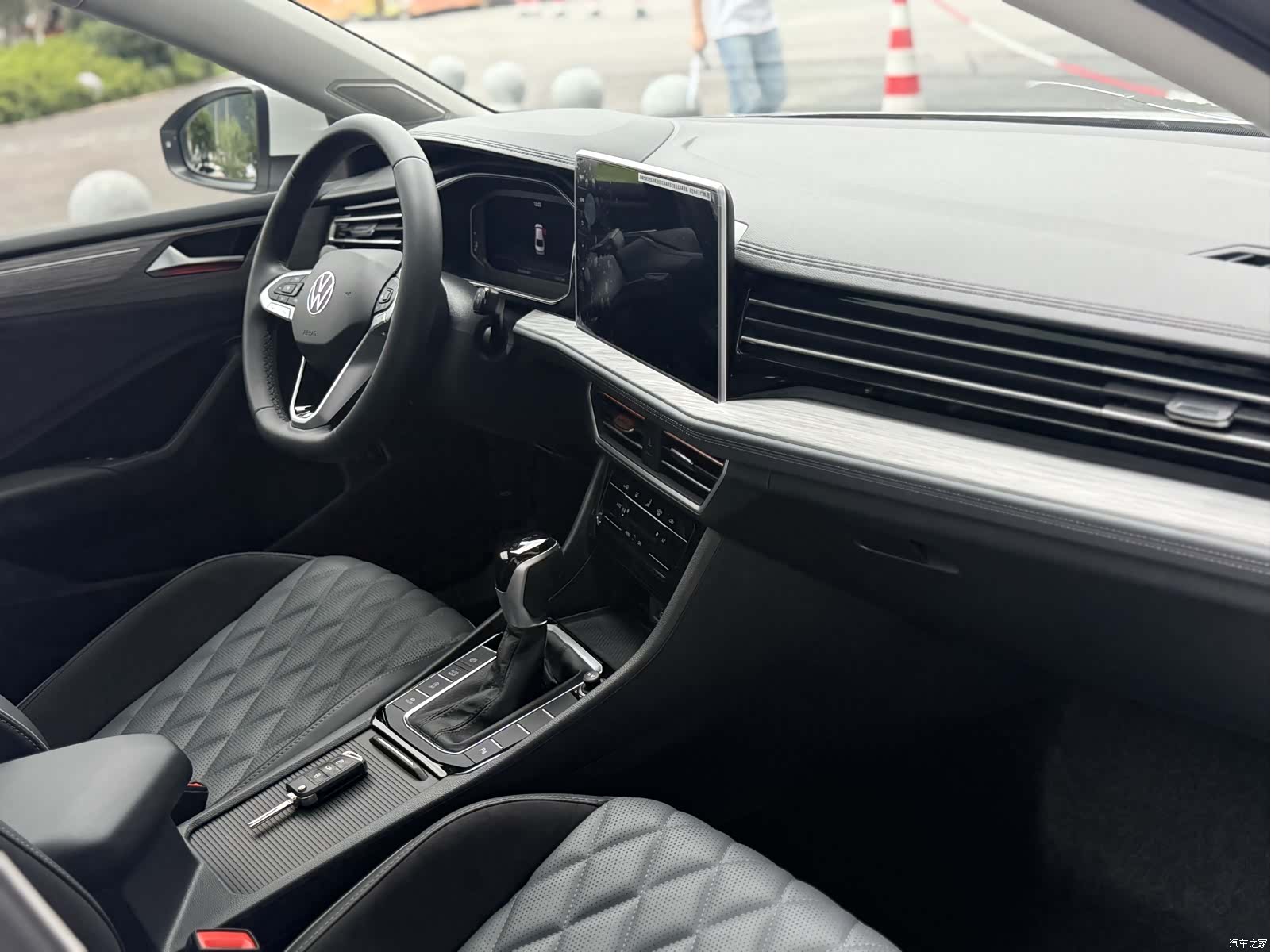 Volkswagen Sagitar, 2024 11
