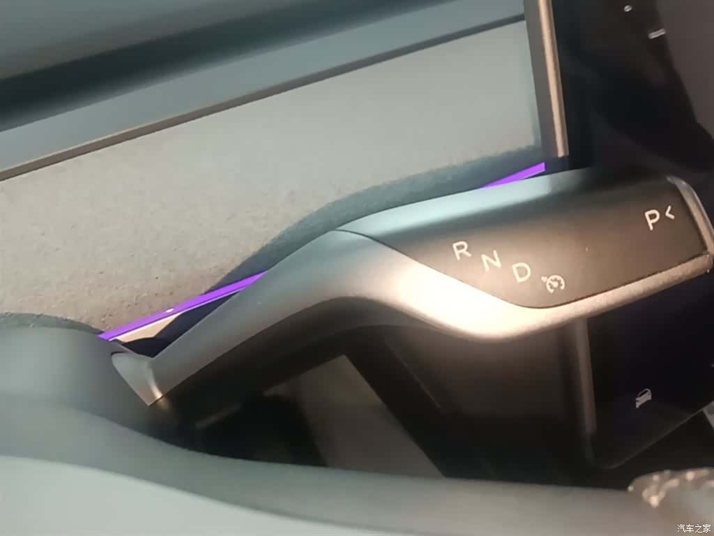 Tesla Model Y, 2024 14