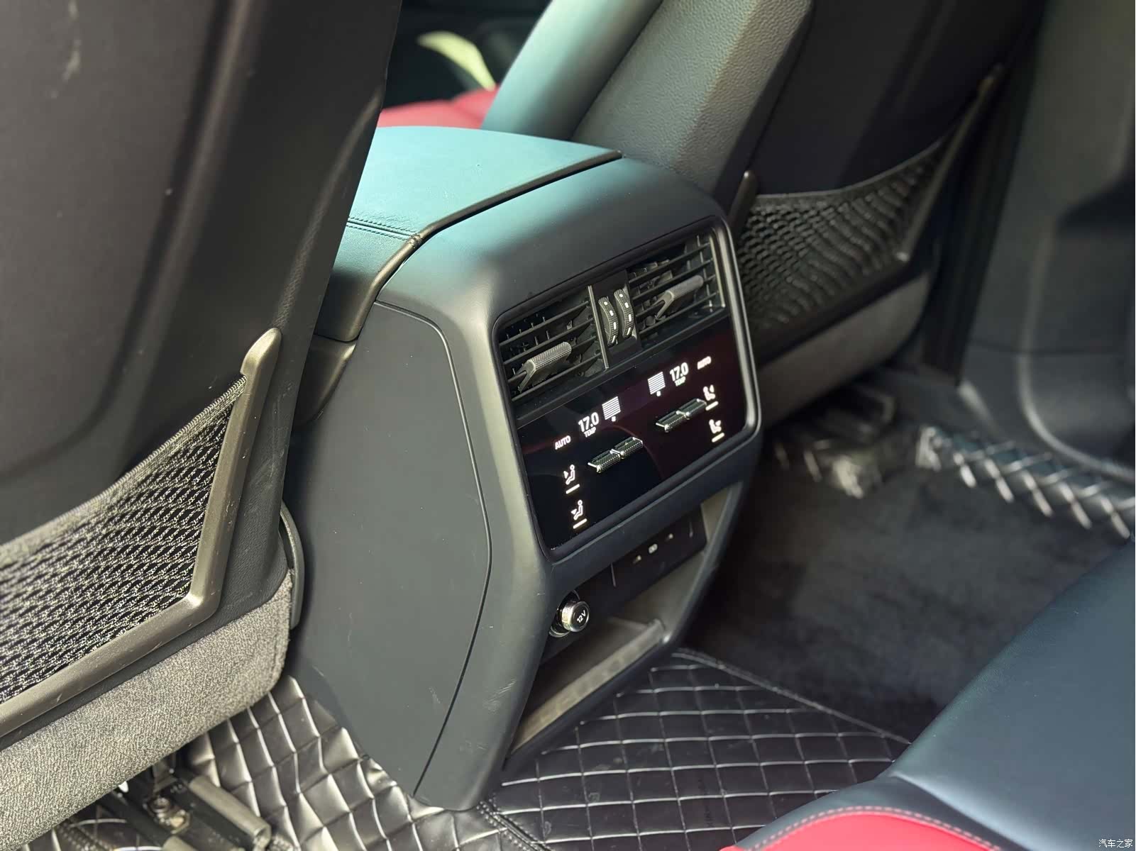 Porsche Cayenne, 2024 25