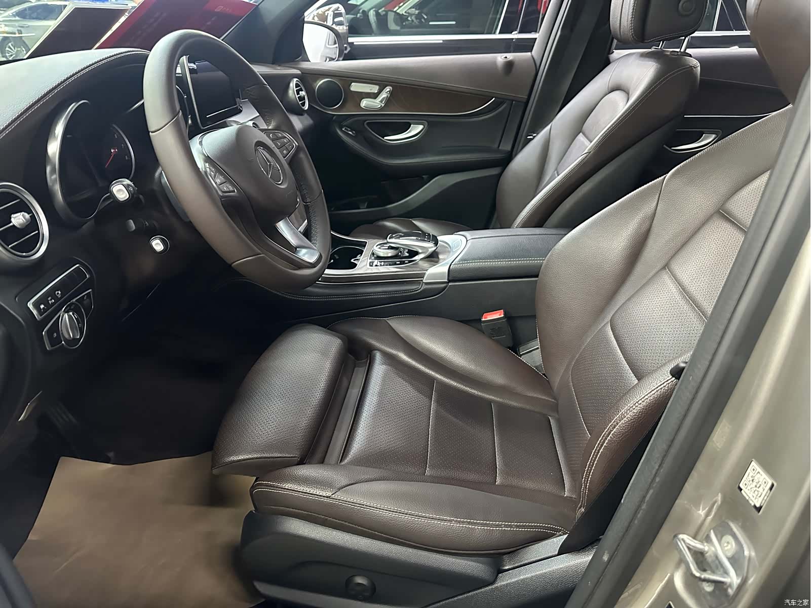 Mercedes-Benz GLC, 2019 13