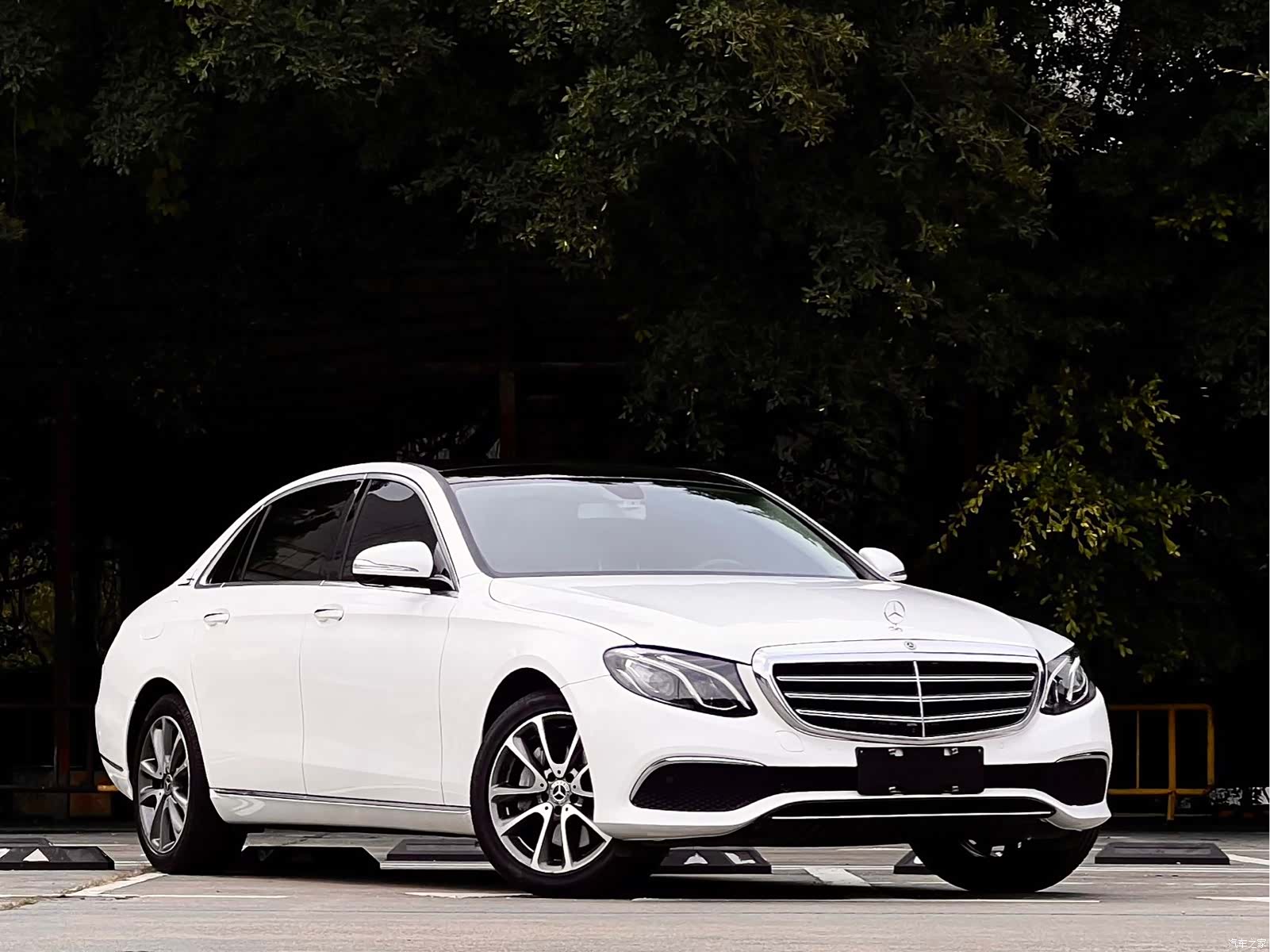 Mercedes-Benz E-Class, 2018 3