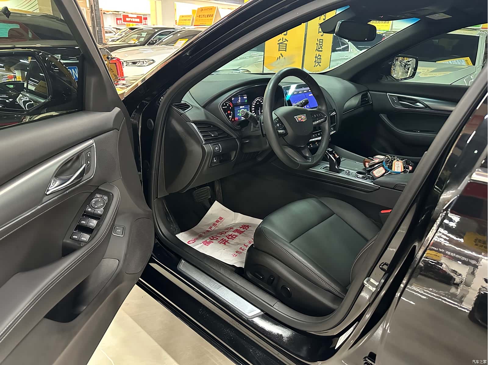 Cadillac CT5, 2023 все фото