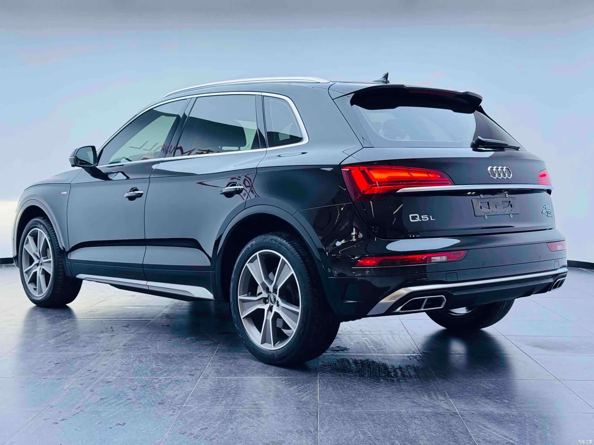 Audi Q5L, 2022 все фото