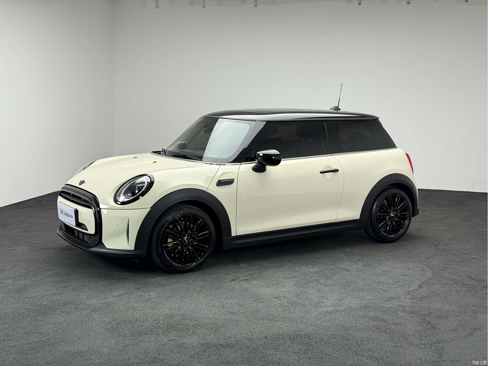 Mini Cooper, 2023 3