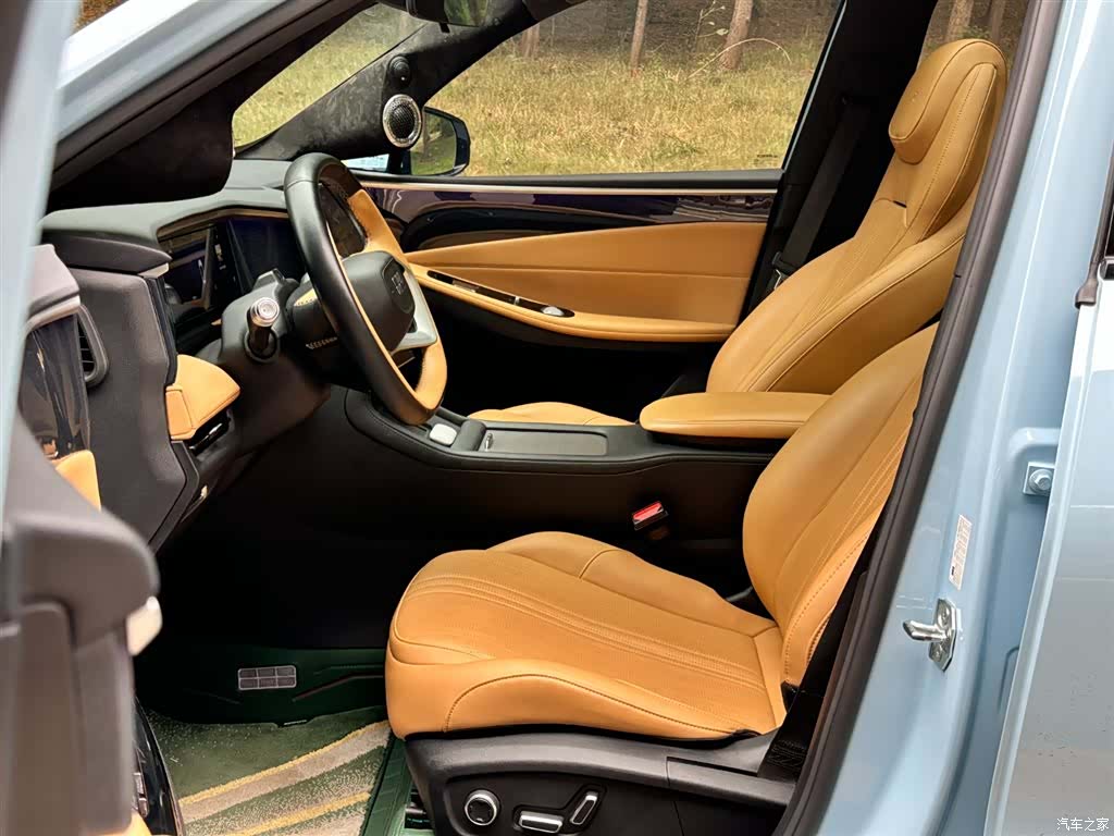 Geely Galaxy L7, 2023 11
