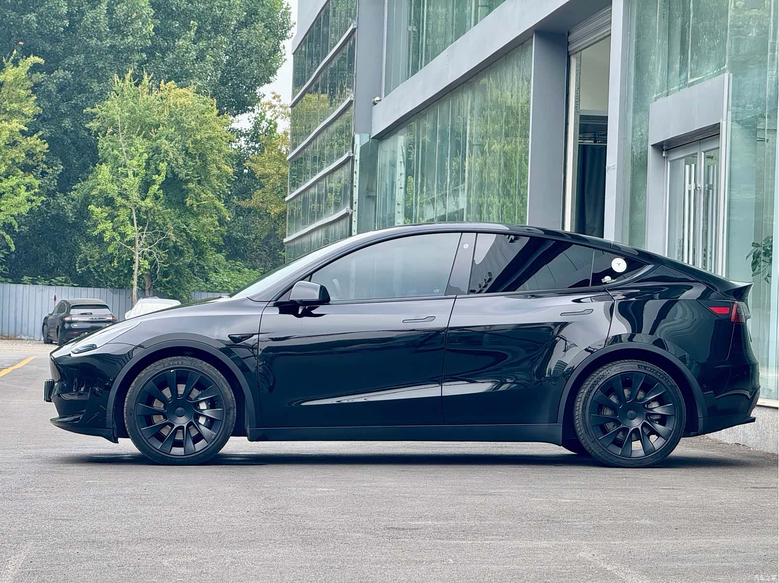 Tesla Model Y, 2021 4