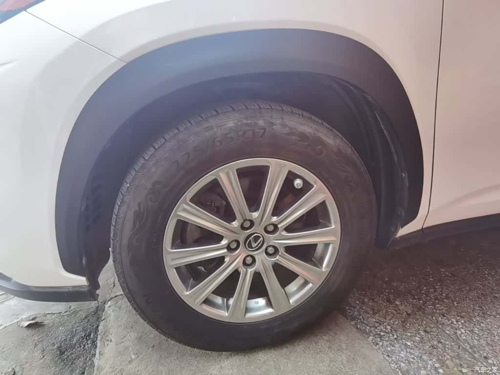 Lexus NX, 2019 23