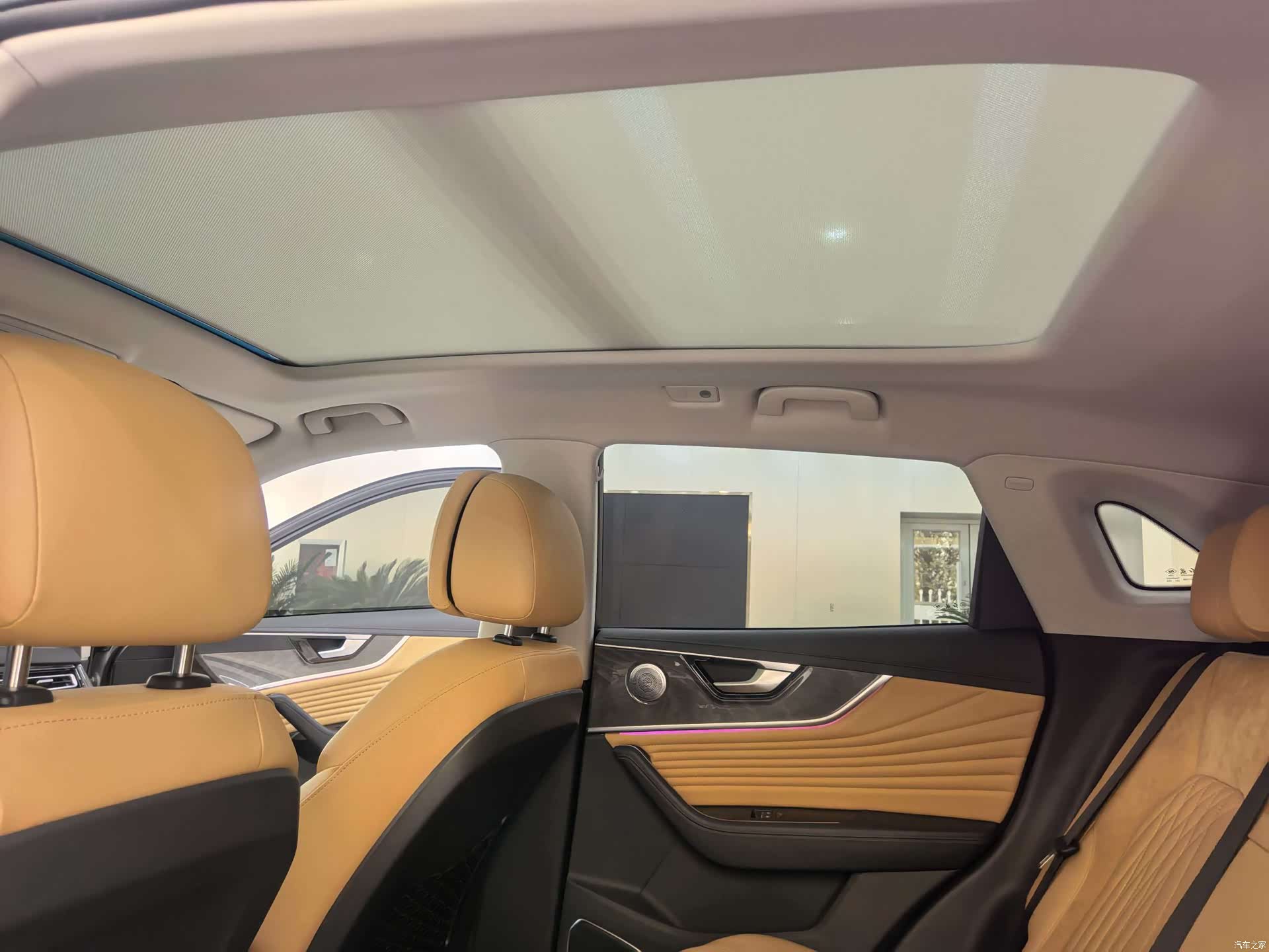 Hongqi HS5, 2023 11