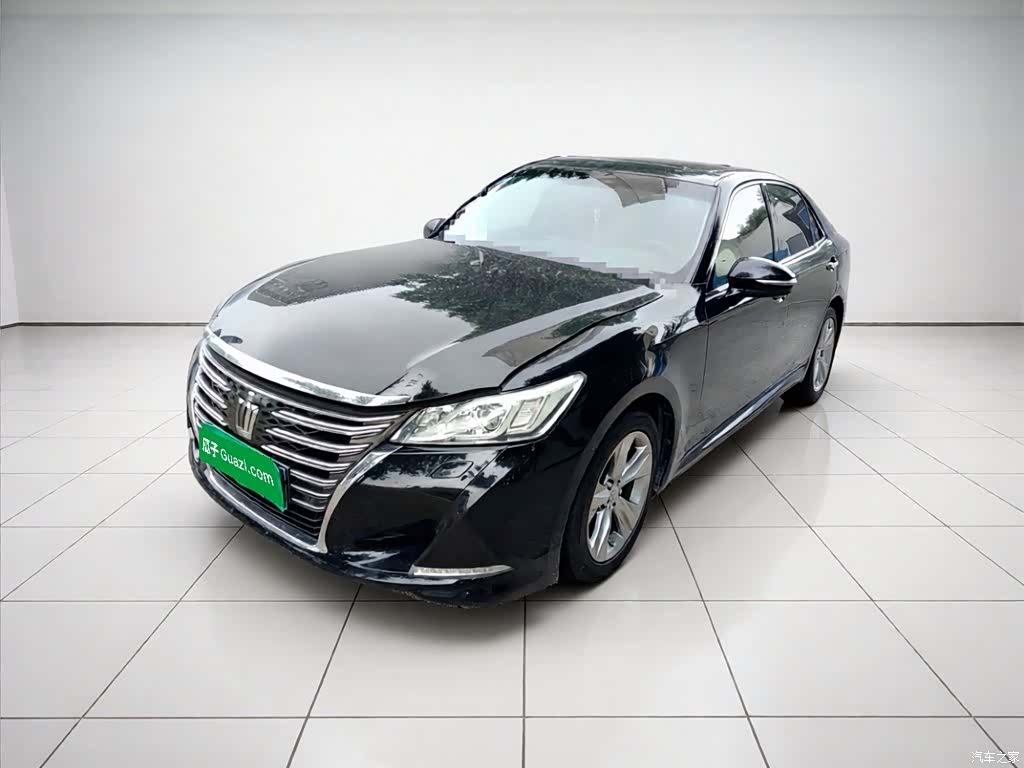 Toyota Crown, 2016 1